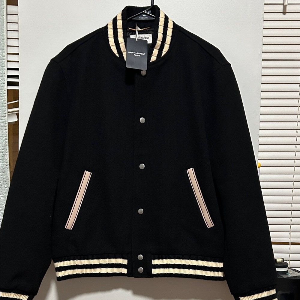 This jacket is brand new I bought it for 1300 on sale but now I’m let it go